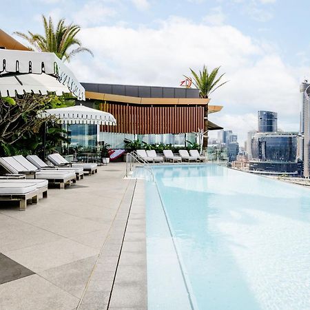 Emporium Hotel South Bank Брисбен Экстерьер фото The rooftop pool at The Standard, Bangkok