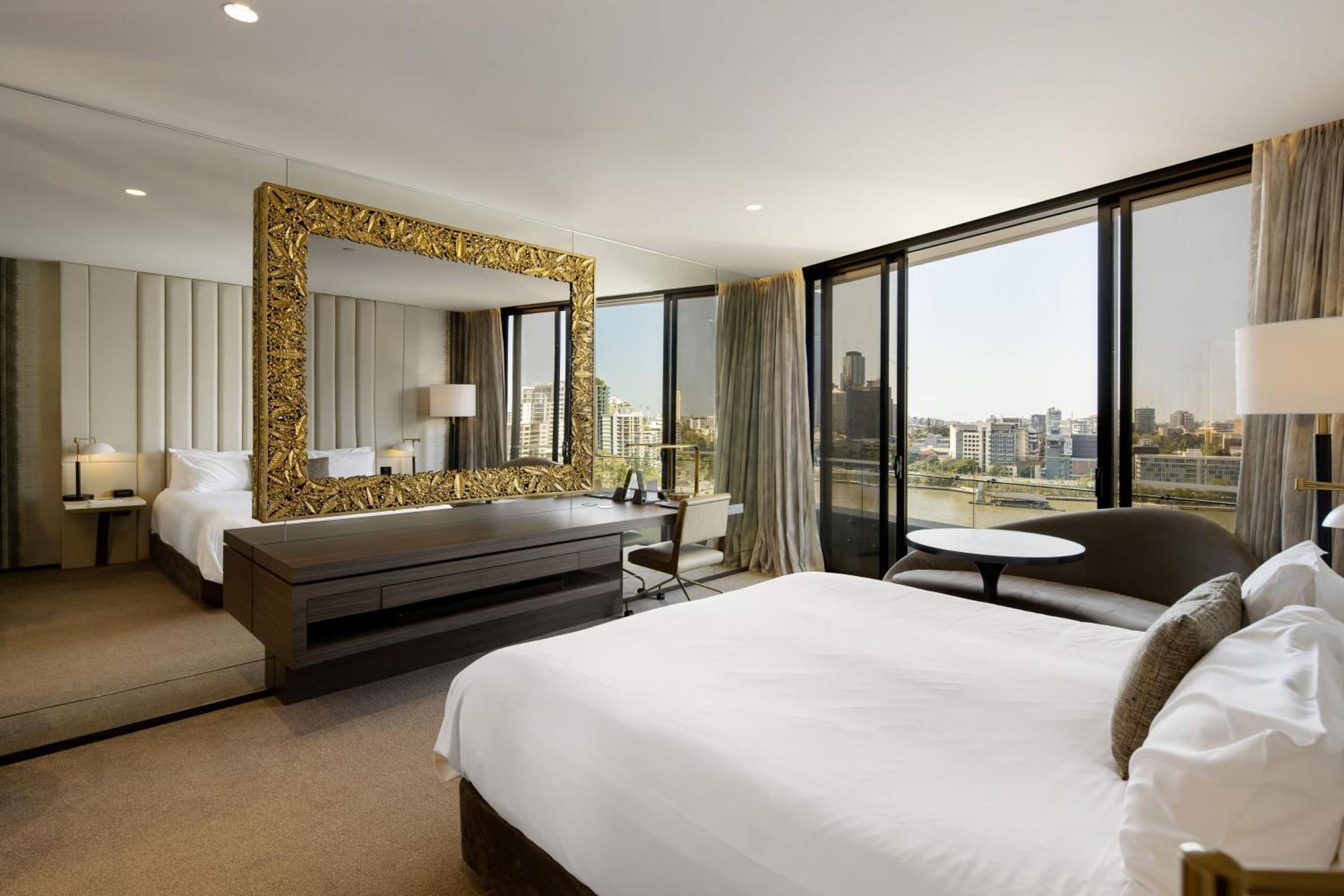 Emporium Hotel South Bank Брисбен Экстерьер фото A typical bedroom