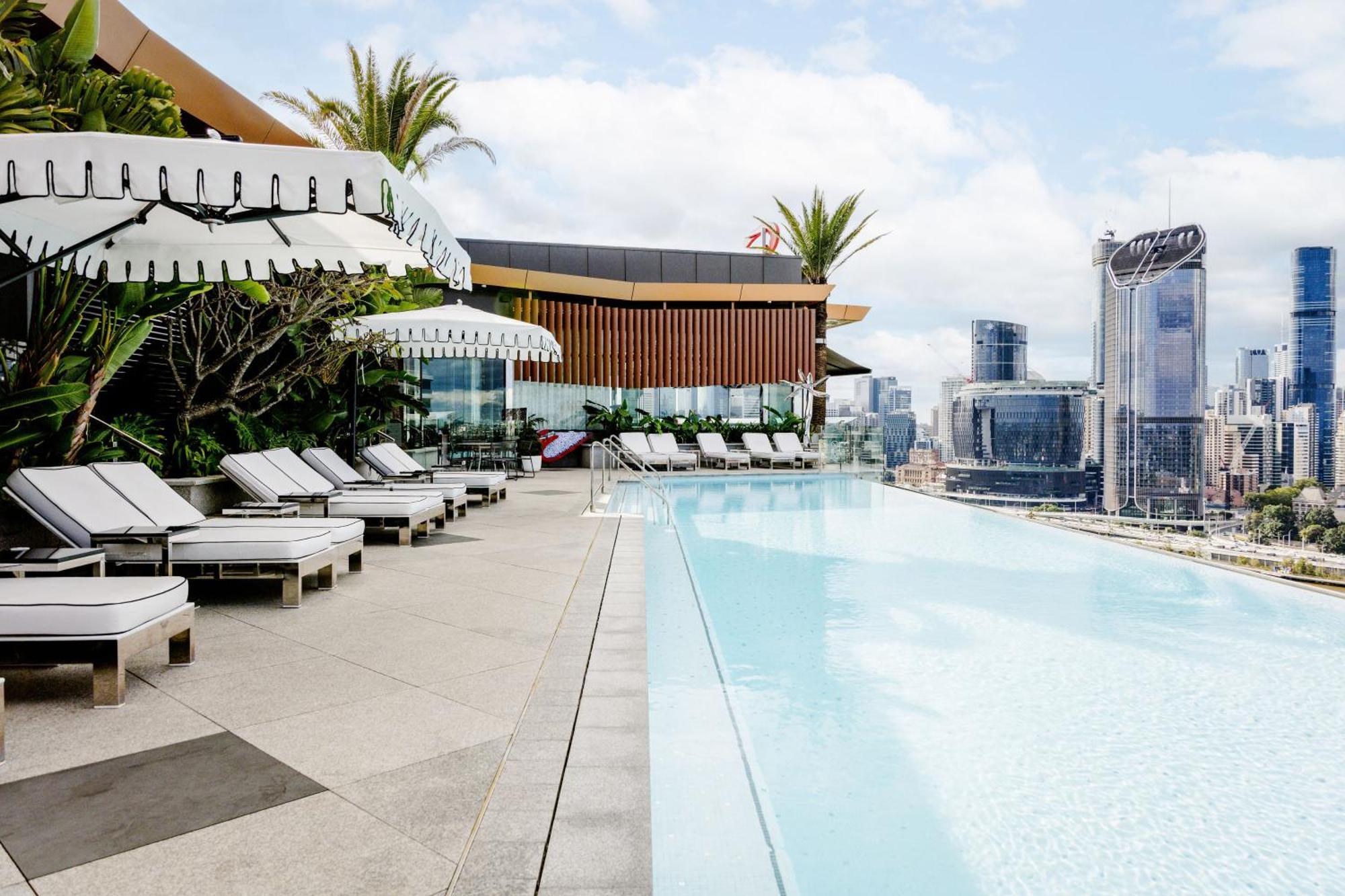 Emporium Hotel South Bank Брисбен Экстерьер фото The rooftop pool at The Standard, Bangkok