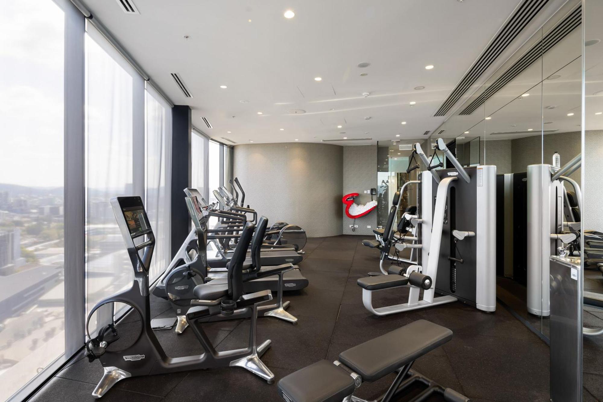 Emporium Hotel South Bank Брисбен Экстерьер фото The gym at the 360° Club