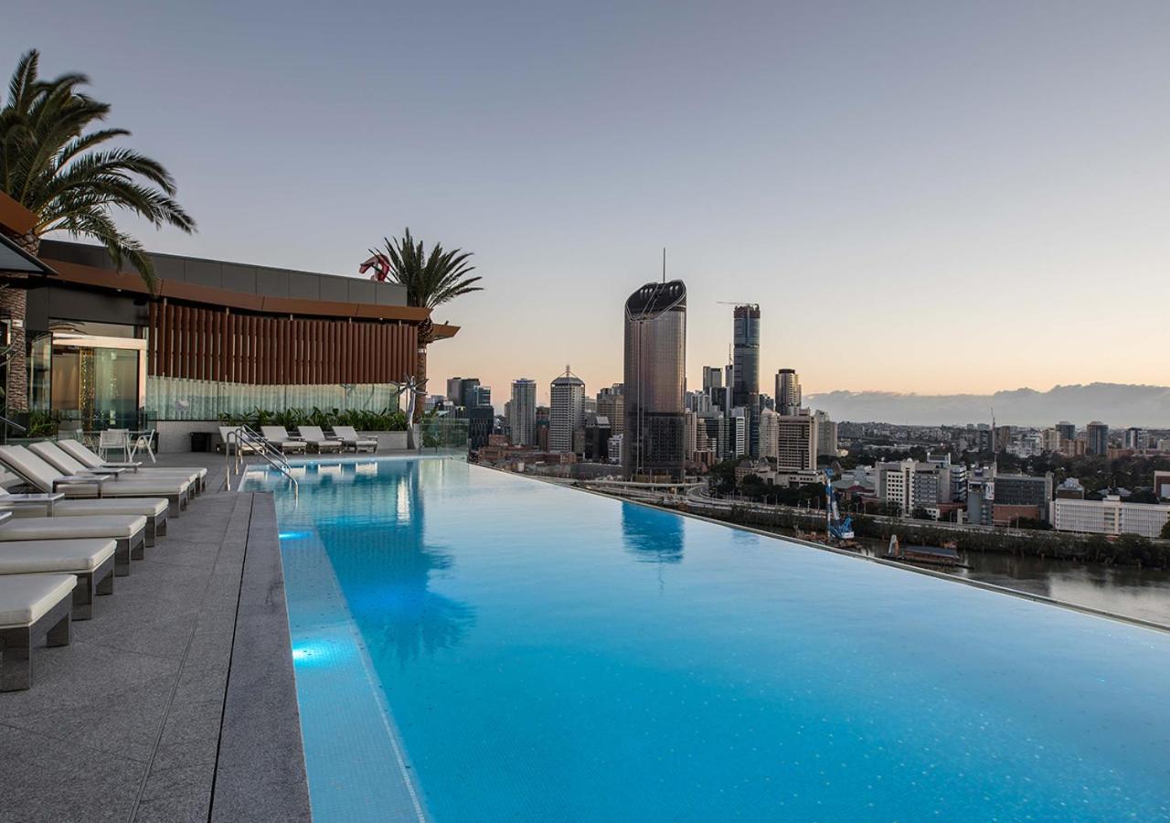 Emporium Hotel South Bank Брисбен Экстерьер фото Infinity Pool at Emporio